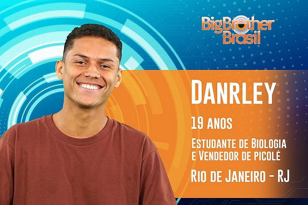 Danrley, 19 anos, nascido e criado na Rocinha, no Rio, é o terceiro participante anunciado. Ele estuda Biologia na UFRJ e vende picolés no final de semana para complementar a renda (Foto: Divulgação)